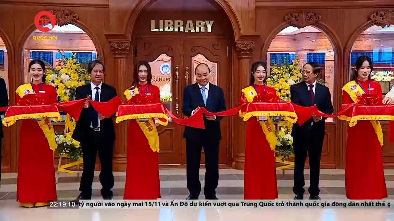 Chủ tịch Nước dự lễ kỷ niệm 40 năm ngày Nhà giáo Việt Nam tại Trường Đại học Kinh tế Quốc dân
