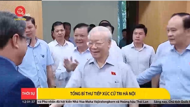 Tiếp xúc cử tri Hà Nội, Tổng Bí thư Nguyễn Phú Trọng lắng nghe nhiều ý kiến, kiến nghị của cử tri