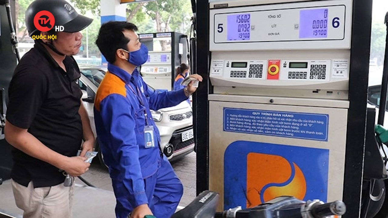 Giá xăng, dầu giảm sau 4 lần tăng liên tiếp