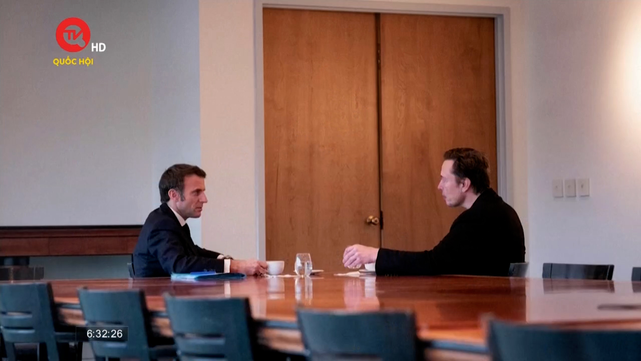 Tổng thống Pháp và ông Elon Musk bàn về Twitter