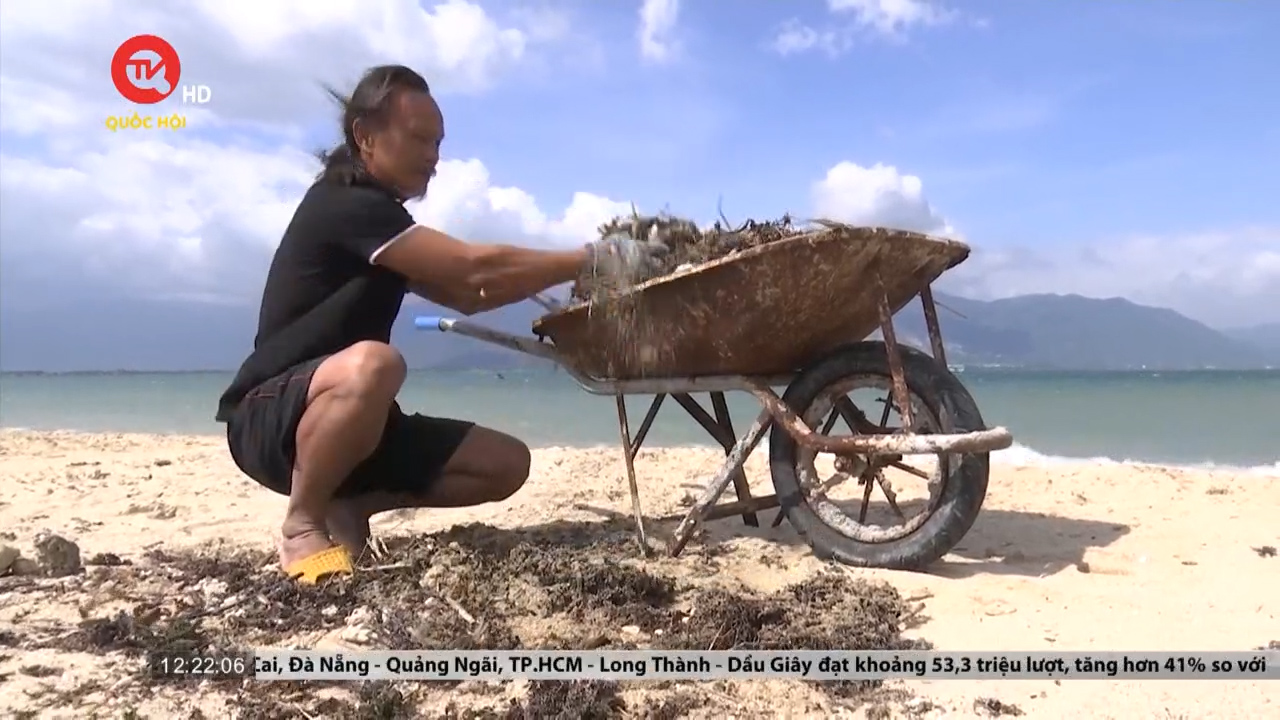 Vợ chồng “chúa đảo” gần 10 năm bám biển nhặt rác