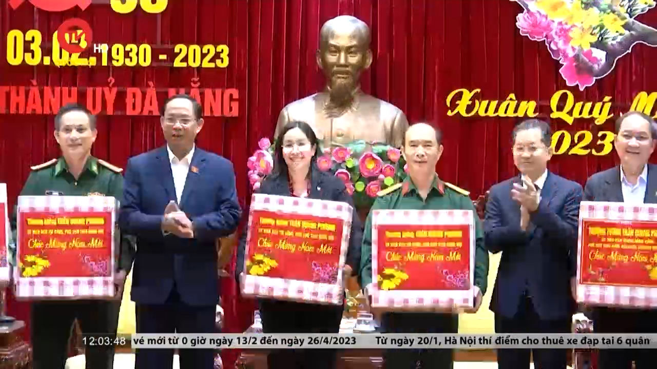 Phó Chủ tịch Quốc hội Trần Quang Phương chúc tết các đơn vị của thành phố Đà Nẵng