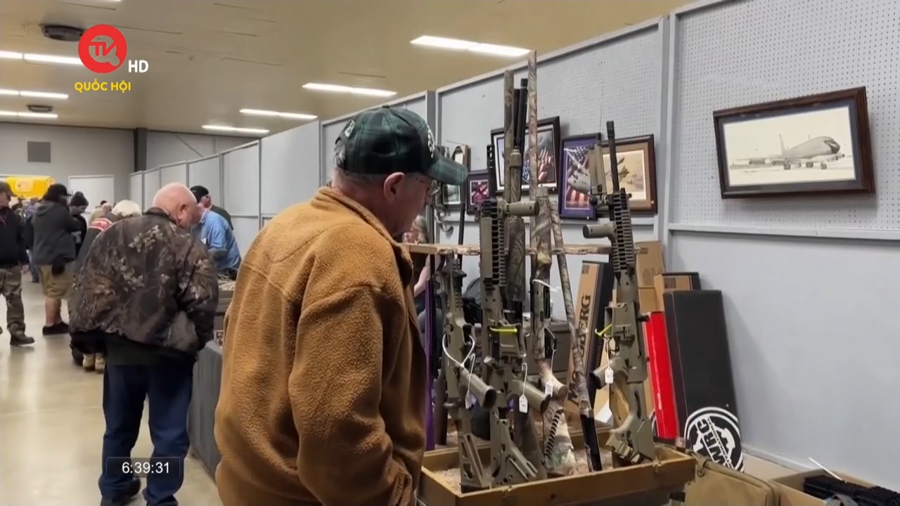 Illinois ban hành lệnh cấm bán súng bán tự động