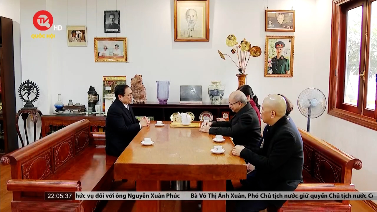 Thủ tướng dâng hương cố Thủ tướng Phạm Văn Đồng và Đại tướng Võ Nguyên Giáp