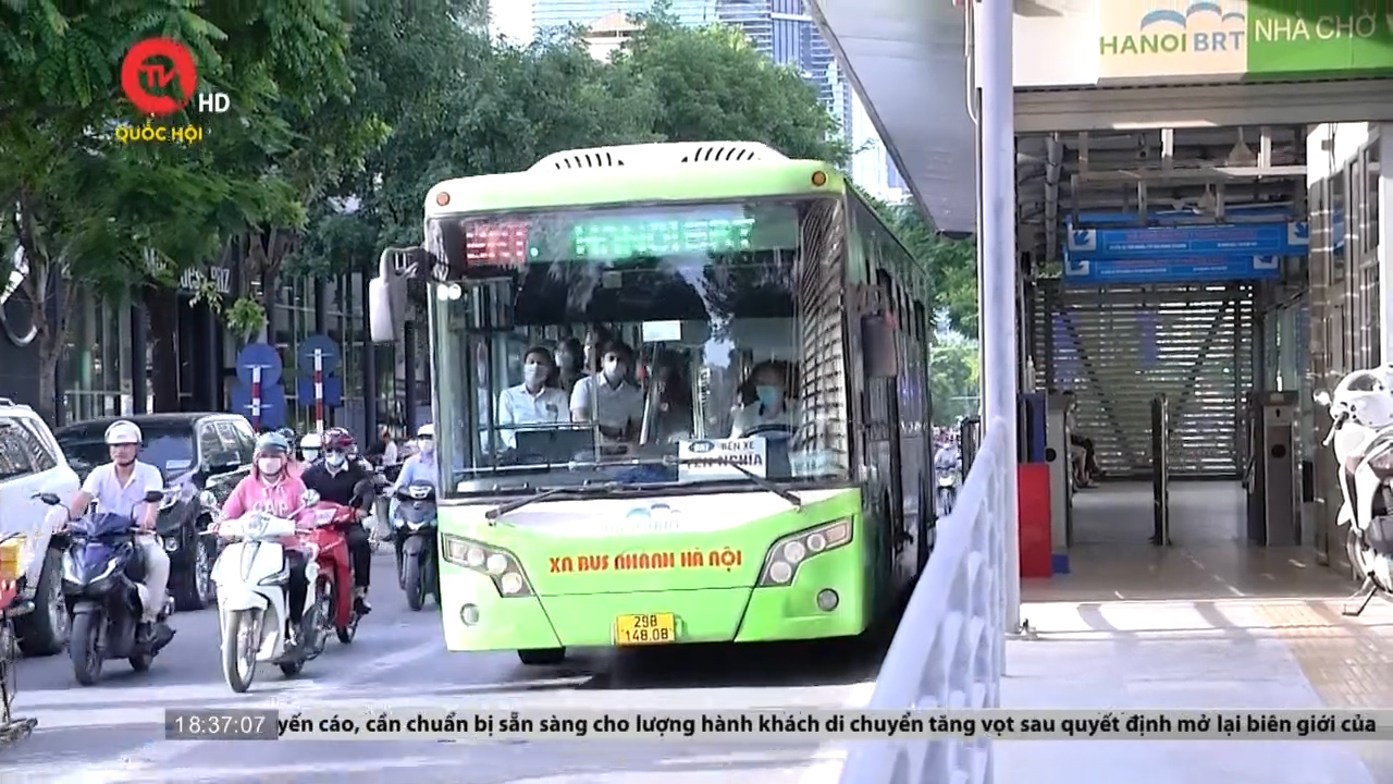 Xe bus Hà Nội cần không gian hoạt động