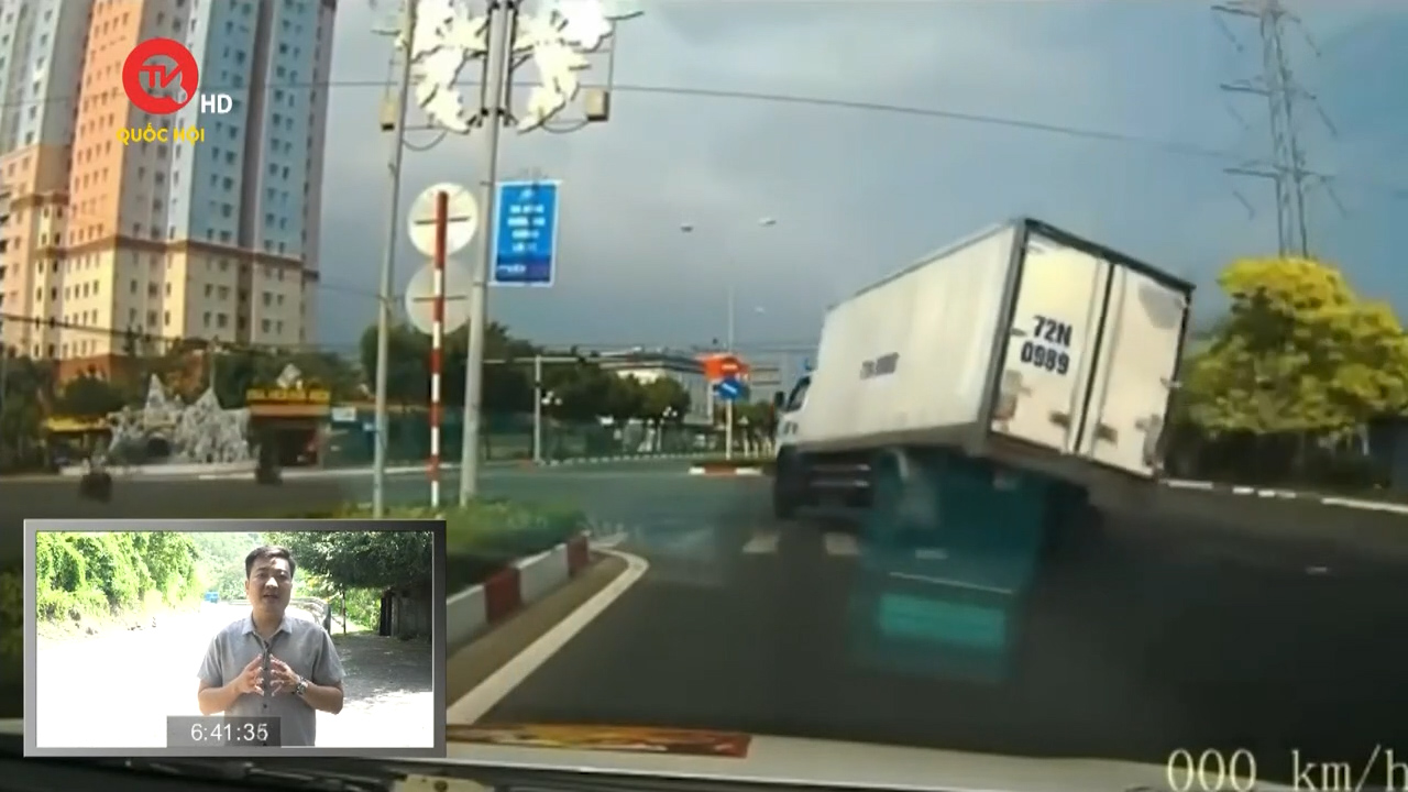 Điểm mù giao thông: Stop vượt đèn đỏ, stop nguy hiểm