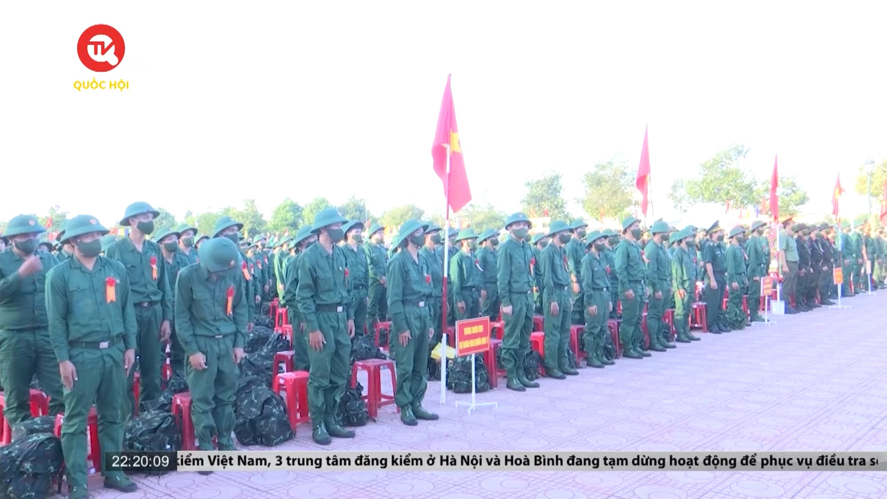 Không khí sôi nổi trên đường nhập ngũ của các thanh niên Bình Thuận