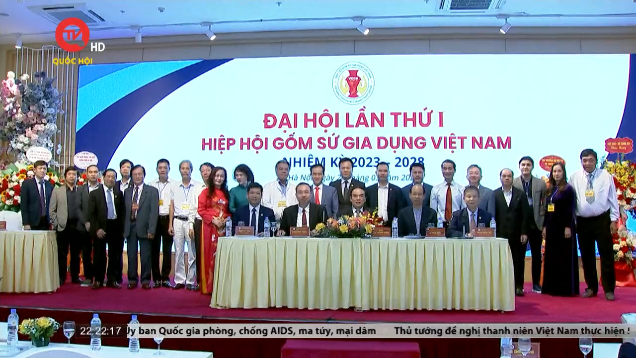 Thành lập Hiệp hội Gốm sứ gia dụng Việt Nam, tạo luồng gió mới cho gốm sứ Việt
