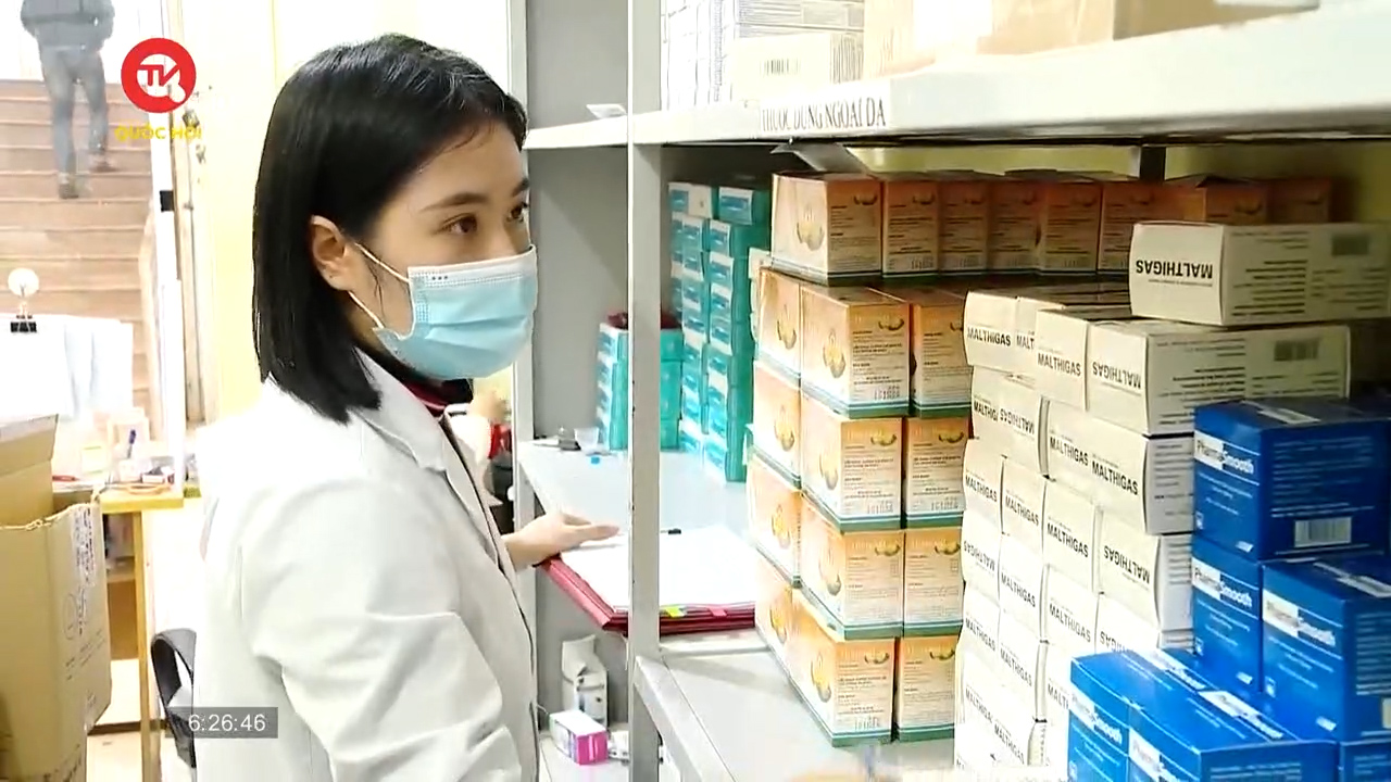 BHXH Việt Nam yêu cầu bảo đảm đủ thuốc, vật tư y tế