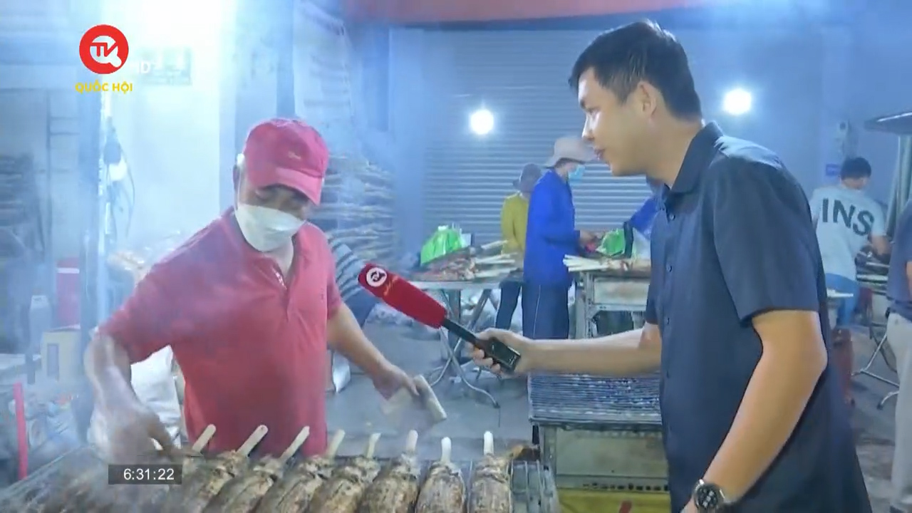 TPHCM: Phố cá lóc nướng Tân Kỳ Tân Quý nhộn nhịp ngày vía Thần Tài