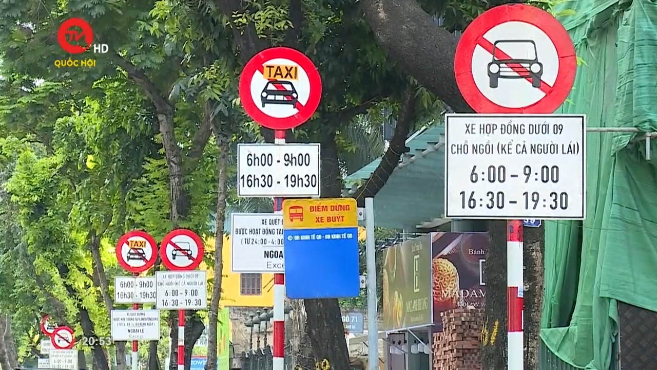 Góc nhìn hôm nay: Gỡ biển cấm xe taxi trên các tuyến phố Hà Nội