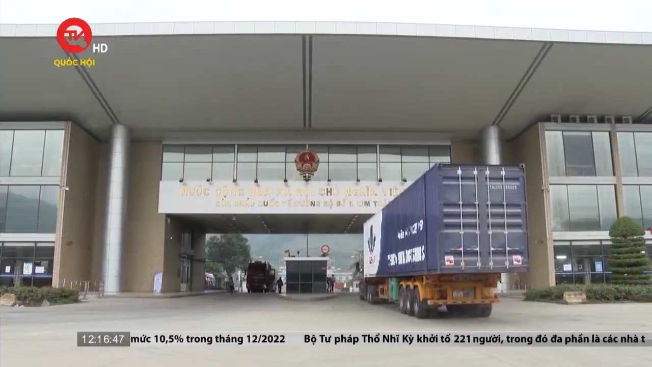 Bỏ lái xe trung chuyển, hàng hóa được xuất thẳng qua cửa khẩu Lào Cai