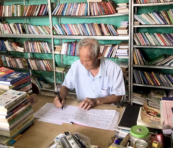 Người già không tuổi: Cụ ông 90 tuổi xây thư viện miễn phí - 13.000 đầu sách và sẽ còn hơn thế nữa