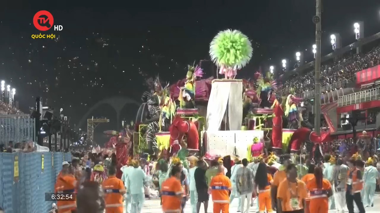 Cuồng nhiệt lễ hội hóa trang Rio de Janeiro