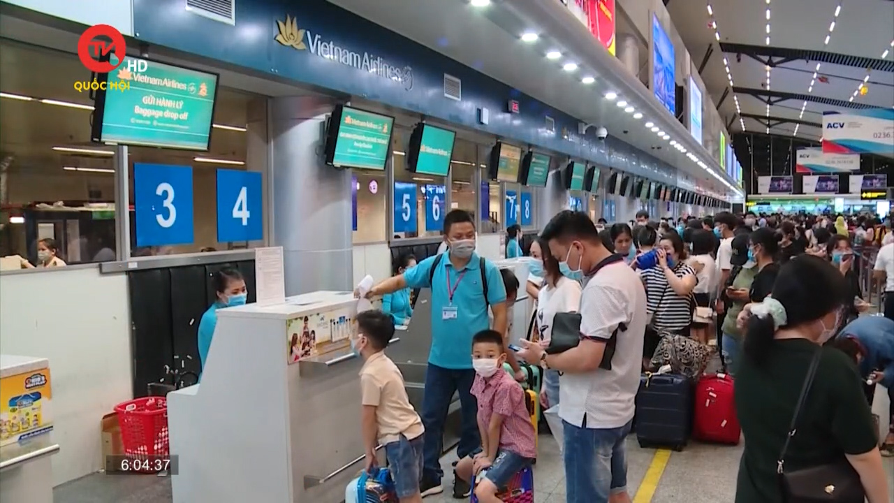 Sân bay Nội Bài vận chuyển gần 900.000 khách trong đợt Tết Quý Mão