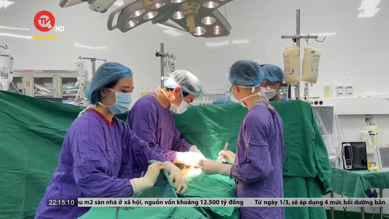Dù trong cảnh thiếu vật tư y tế, Bệnh viện Việt Đức vẫn tạo nên kỳ tích ca ghép tim – thận đầu tiên ở Việt Nam