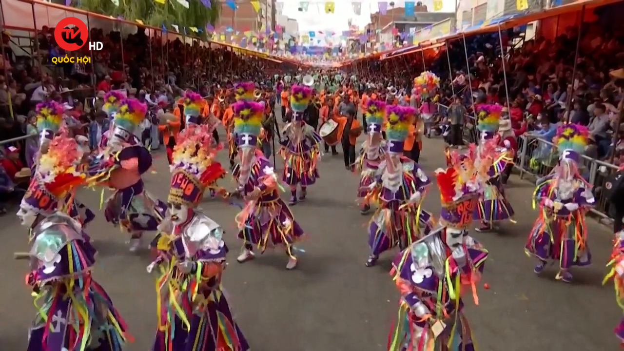 Nhìn ra thế giới: Tưng bừng mùa lễ hội hoá trang trên thế giới