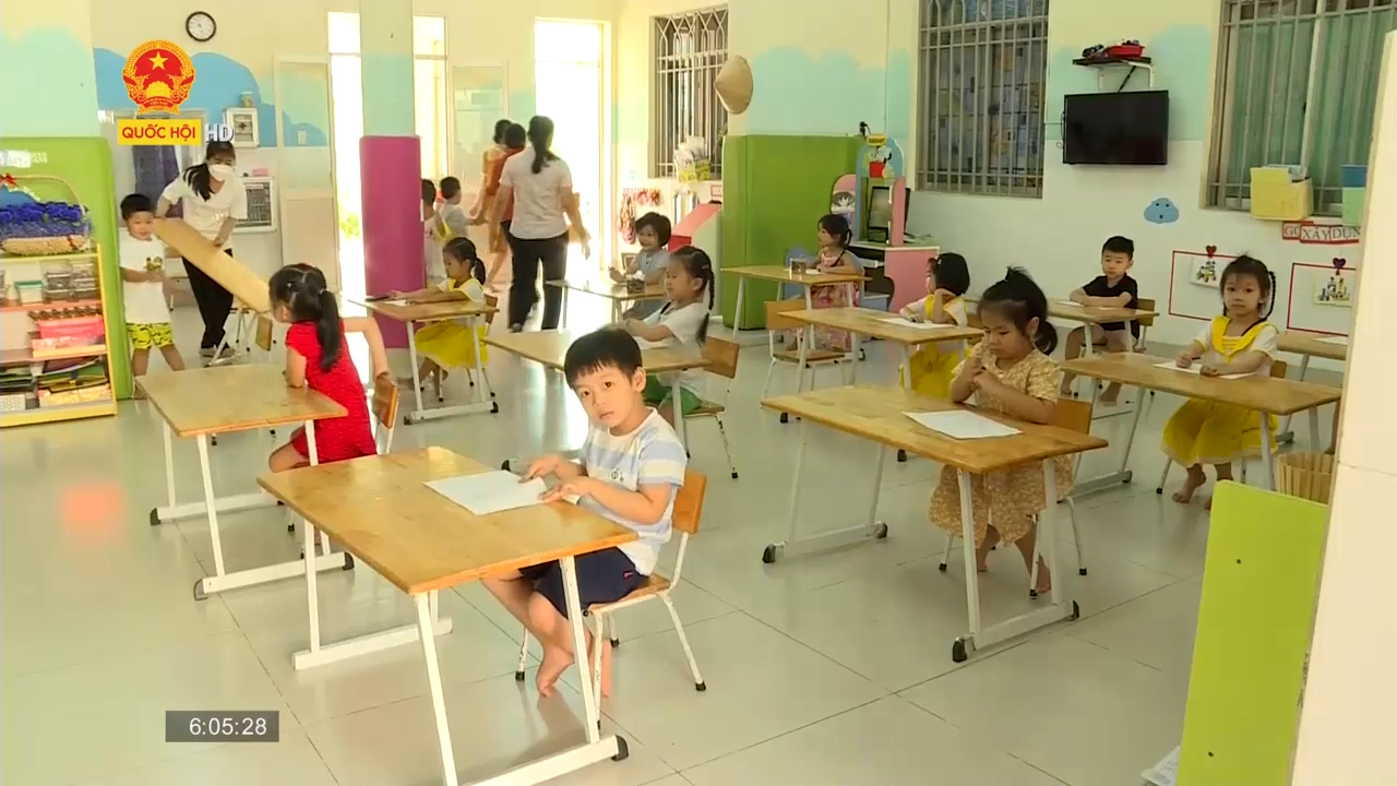 TP. Hồ Chí Minh: 60,49% phụ huynh cấp mầm non đồng thuận việc tiêm vắc xin cho trẻ từ 5-11 tuổi