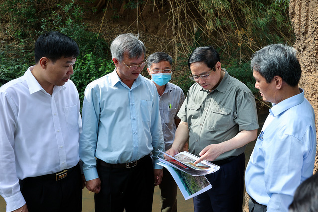 Thủ tướng Chính phủ thăm và làm việc tại Bình Phước
