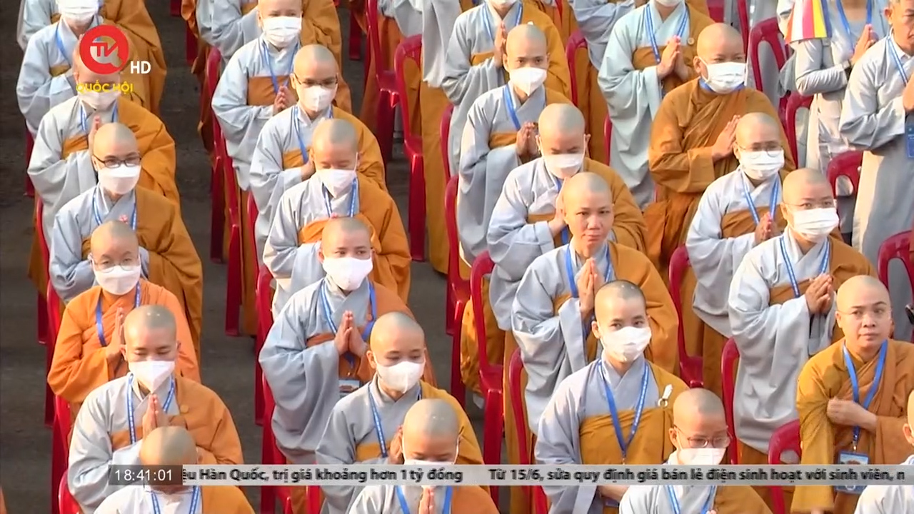 Hàng ngàn Tăng Ni, Phật tử dự Đại lễ Phật đản Phật lịch 2567 tại Việt Nam Quốc Tự