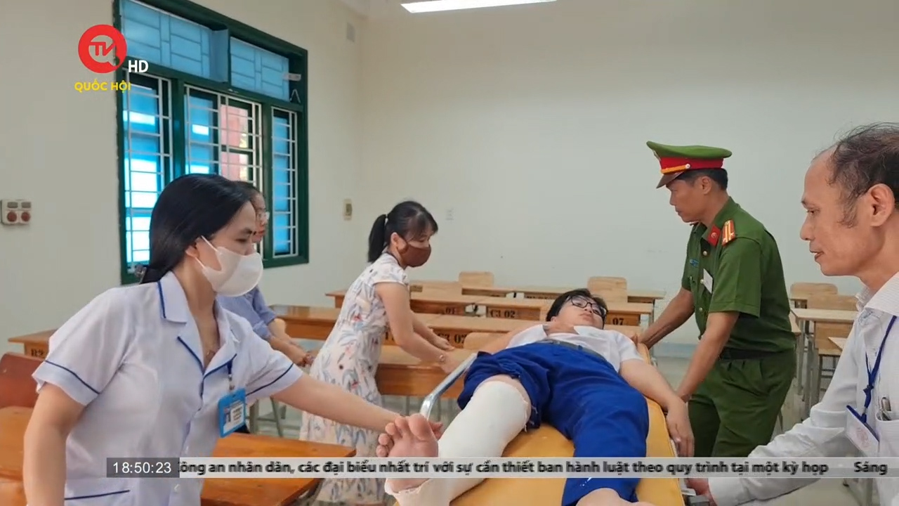 Thí sinh bị tai nạn giao thông vẫn quyết tâm tham dự kỳ thi vào lớp 10 tại Quảng Trị