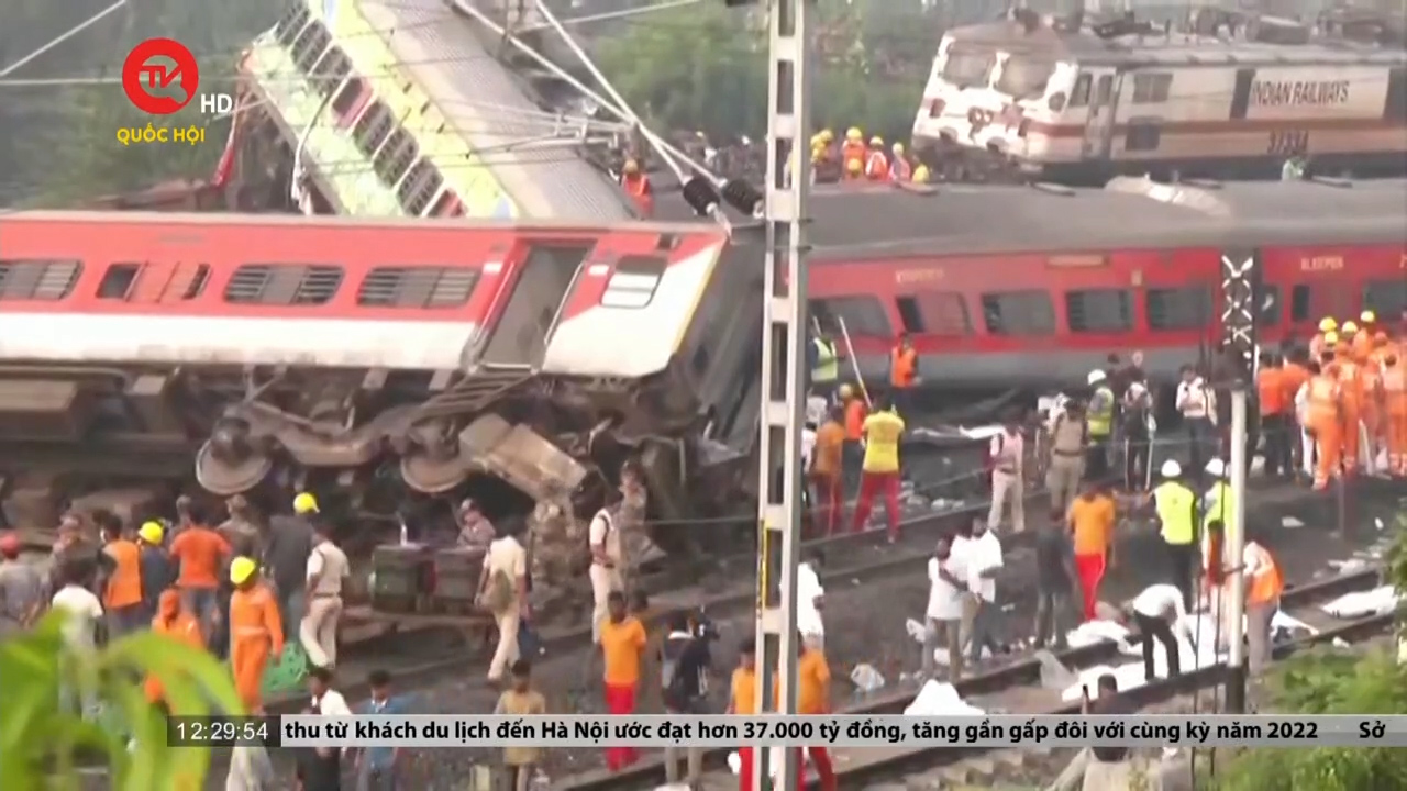 Tai nạn tàu hỏa nghiêm trọng tại Ấn Độ khiến hơn 1100 người thương vong