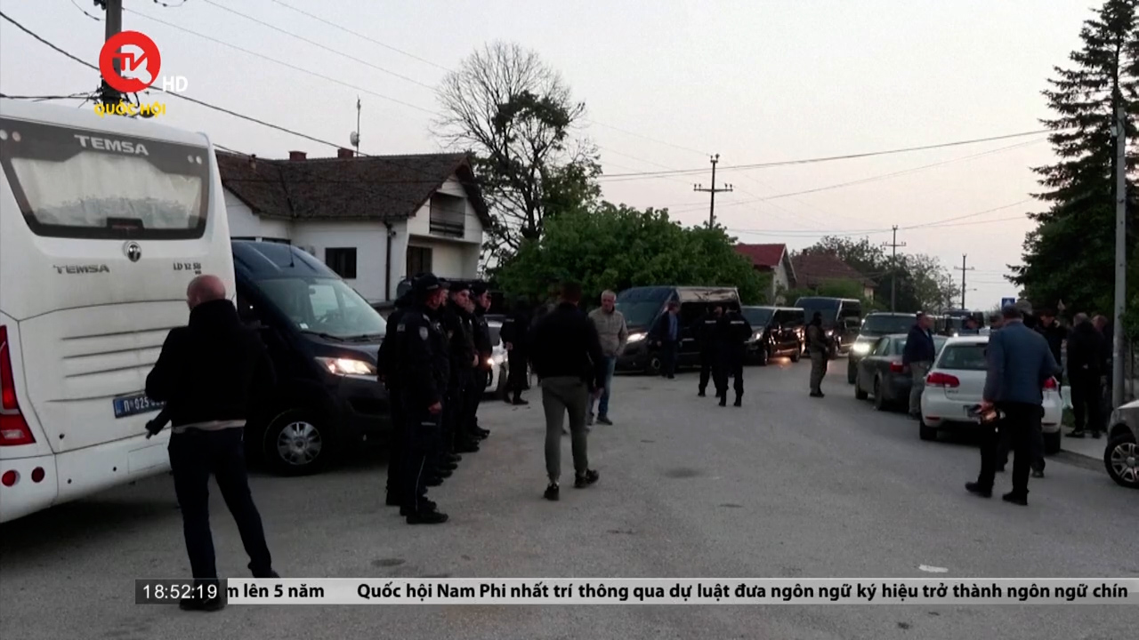 Cảnh sát truy tìm nghi phạm sau vụ xả súng hàng loạt ở Serbia