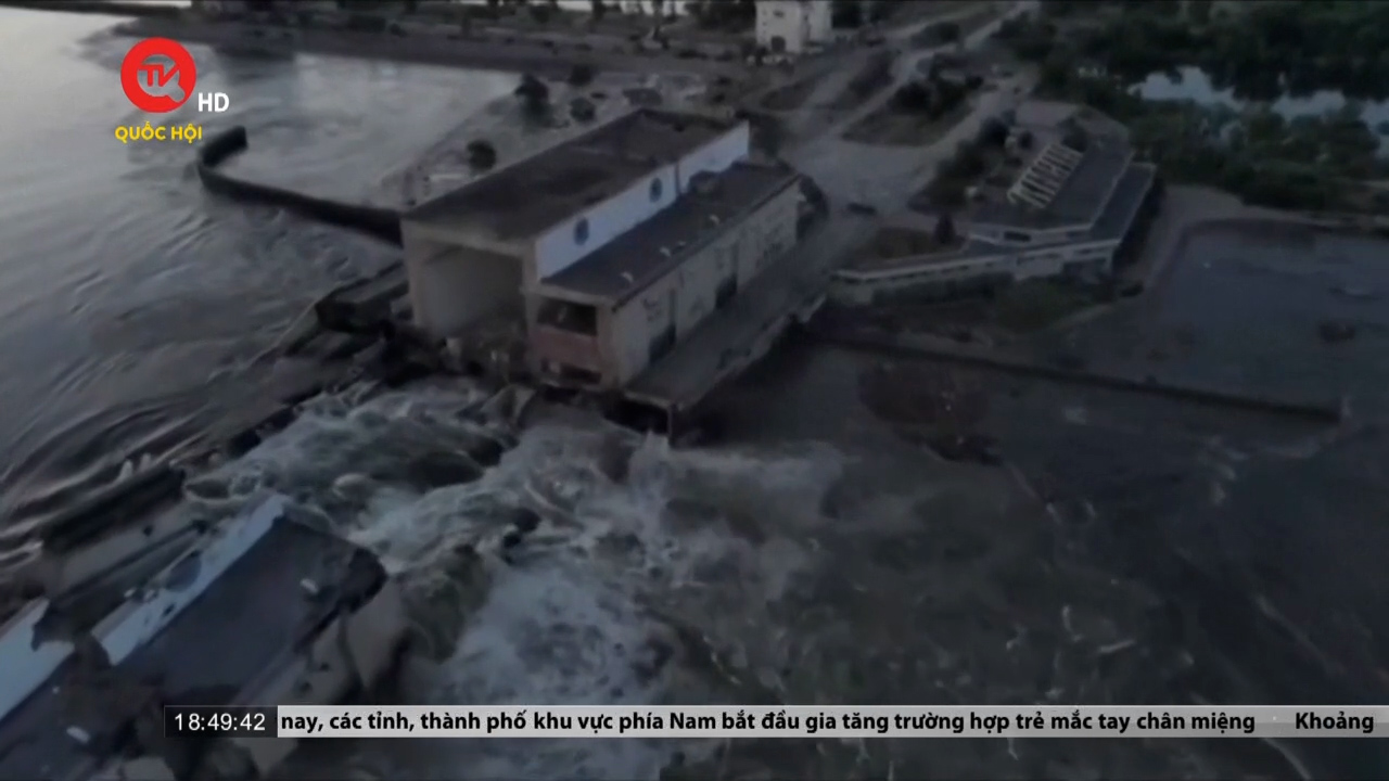 Đập cao 30 m cung cấp nước cho Crimea bị phá huỷ, gây ngập lụt nghiêm trọng
