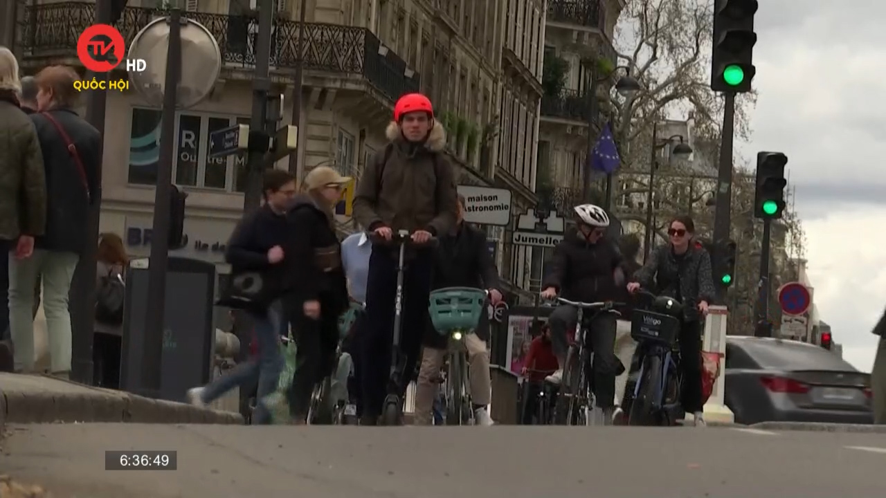 Pháp chi 2 tỷ Euro khuyến khích người dân đi xe đạp