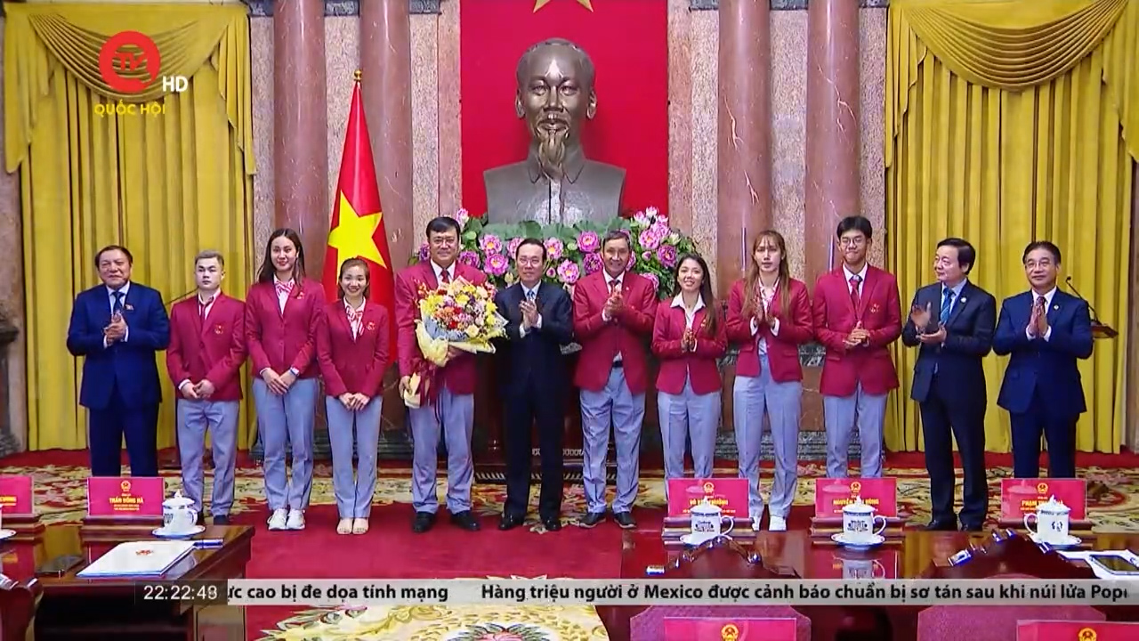 Chủ tịch Nước gặp mặt, biểu dương vận động viên Việt Nam đoạt HCV tại SEA Games 32