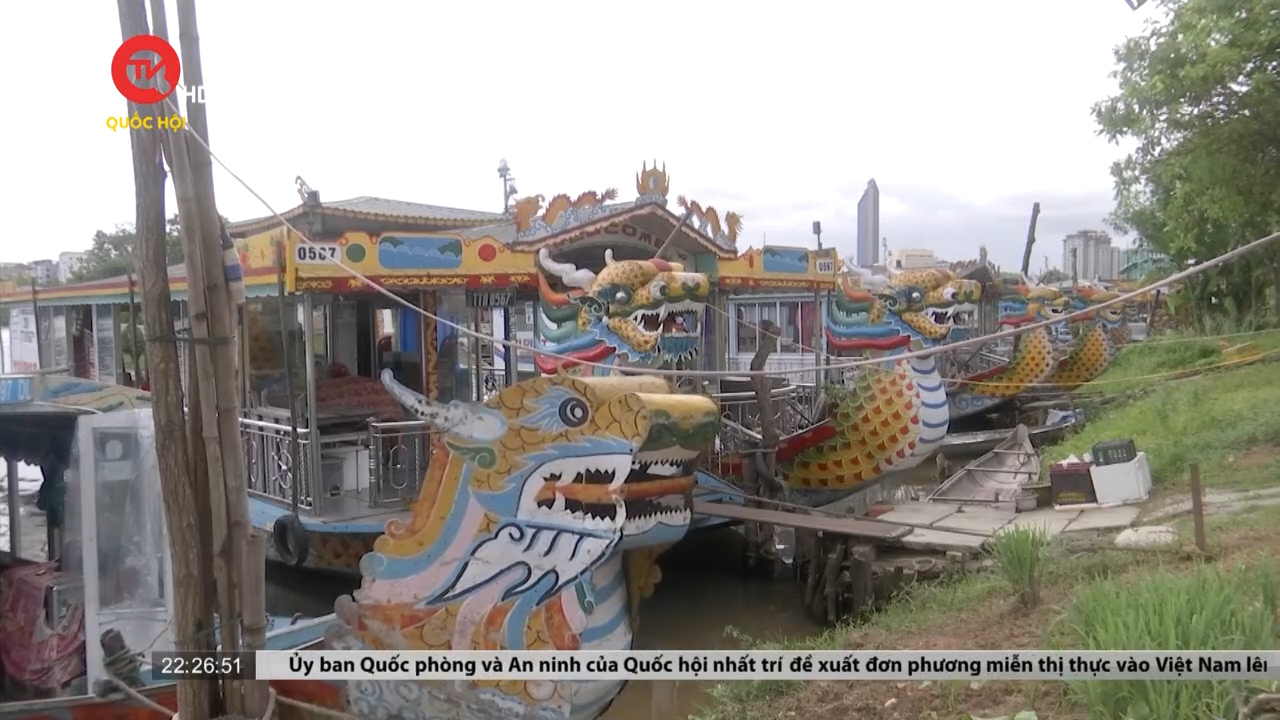 Thừa Thiên Huế: Nỗi lo thuyền rồng hết hạn hoạt động