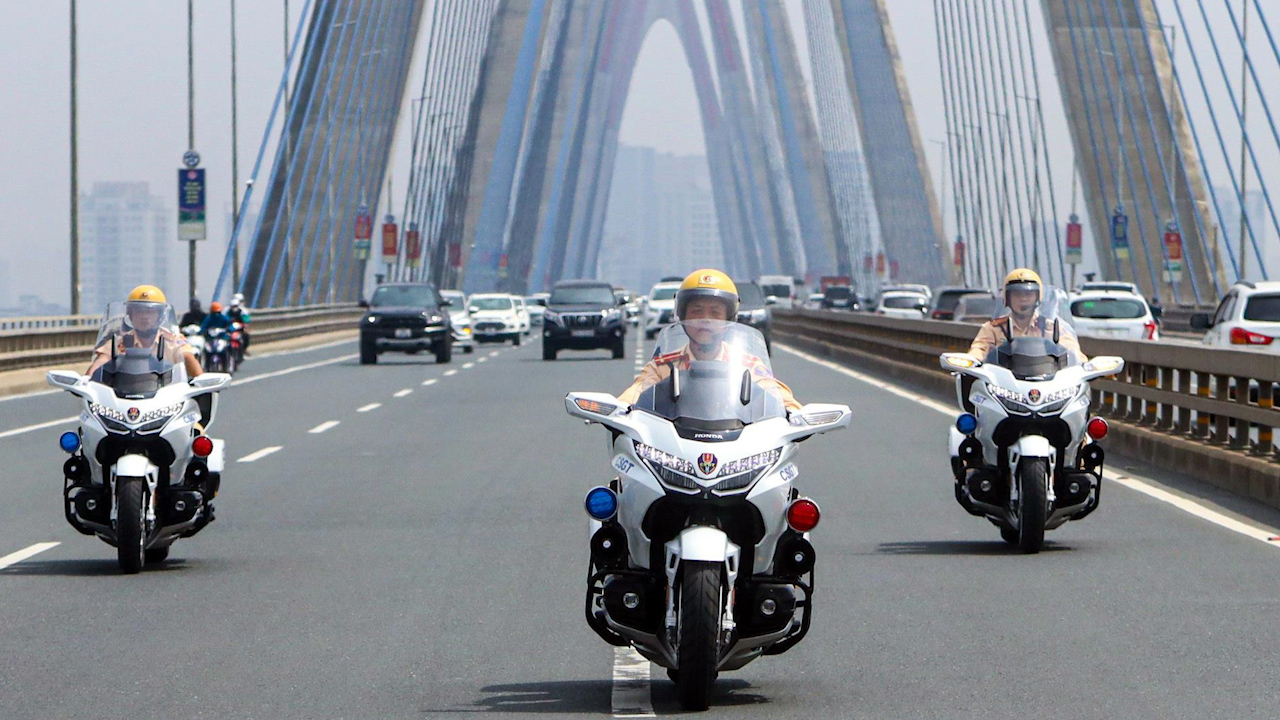 Cận cảnh dàn siêu mô tô mới dẫn đoàn Tổng thống Hàn Quốc tới thăm Việt Nam
