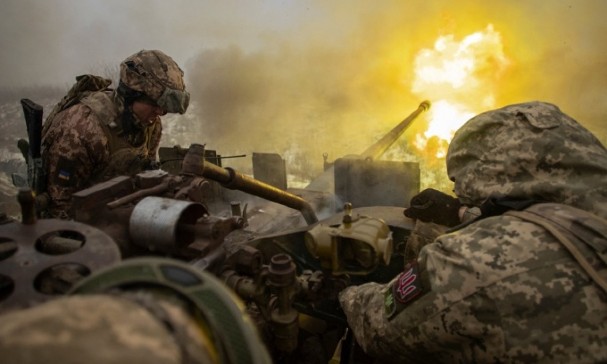 Ukraine thừa nhận tình hình phía Đông khó khăn, giao tranh dữ dội tiếp diễn