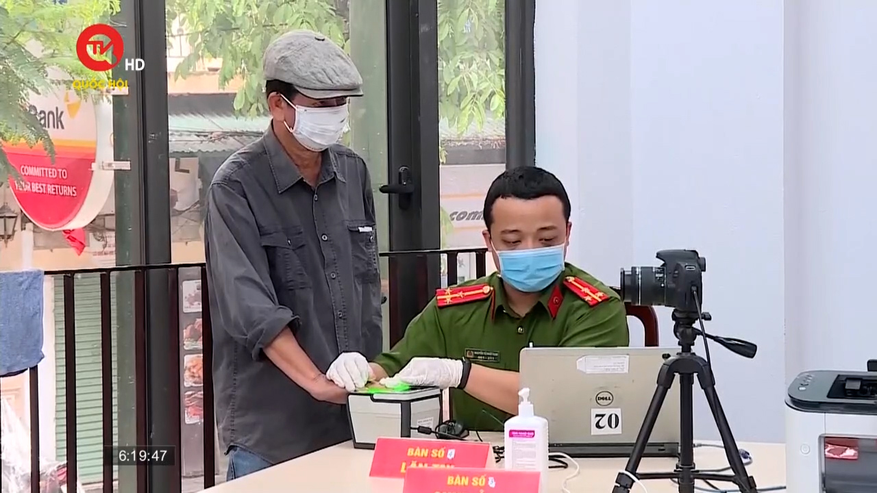 Công chức, viên chức của Hà Nội phải kích hoạt tài khoản định danh điện tử