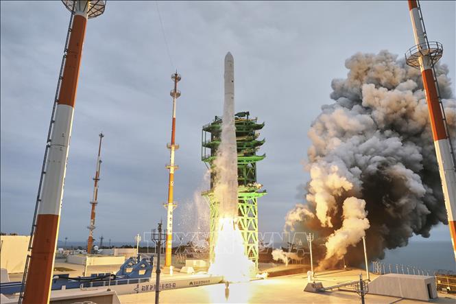 Hàn Quốc phóng thành công tên lửa vũ trụ nội địa