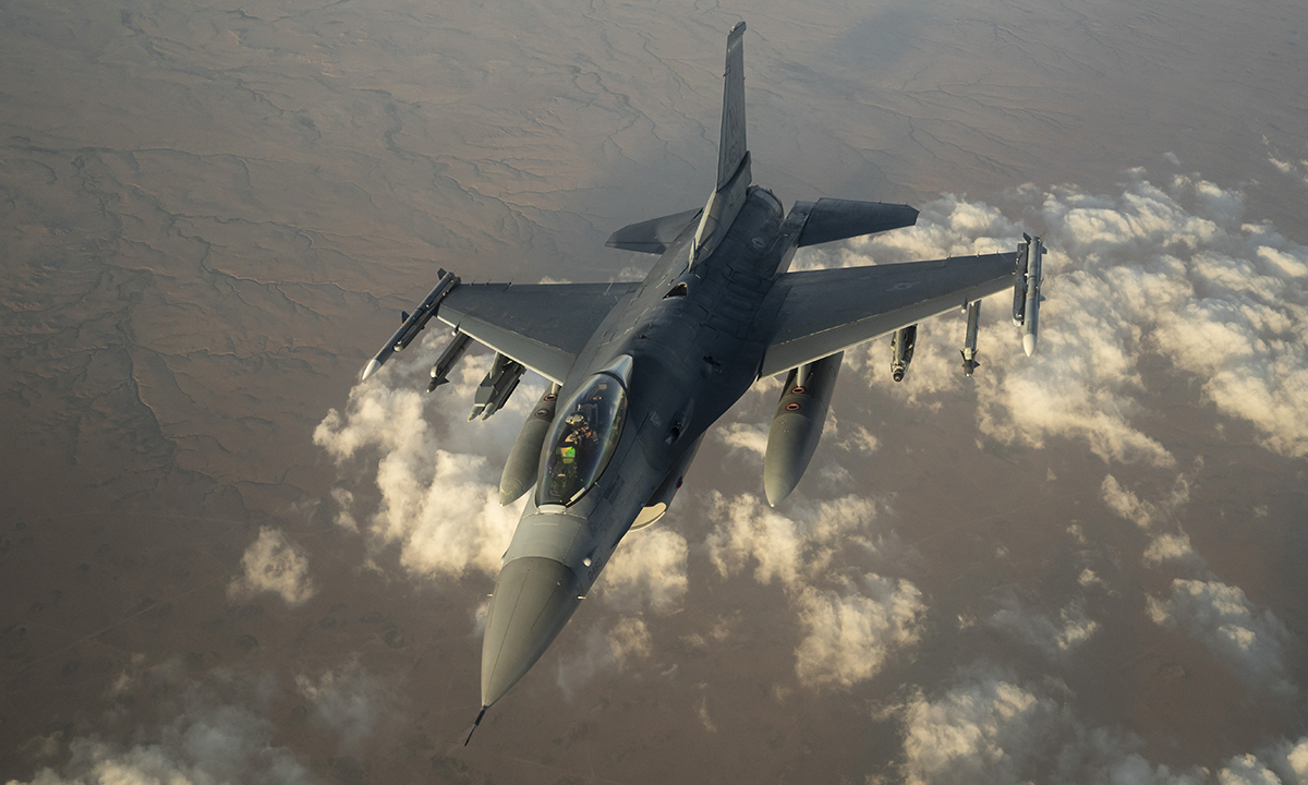 Mỹ nói có thể tốn 2 tỷ USD chuyển tiêm kích F-16 cho Ukraine