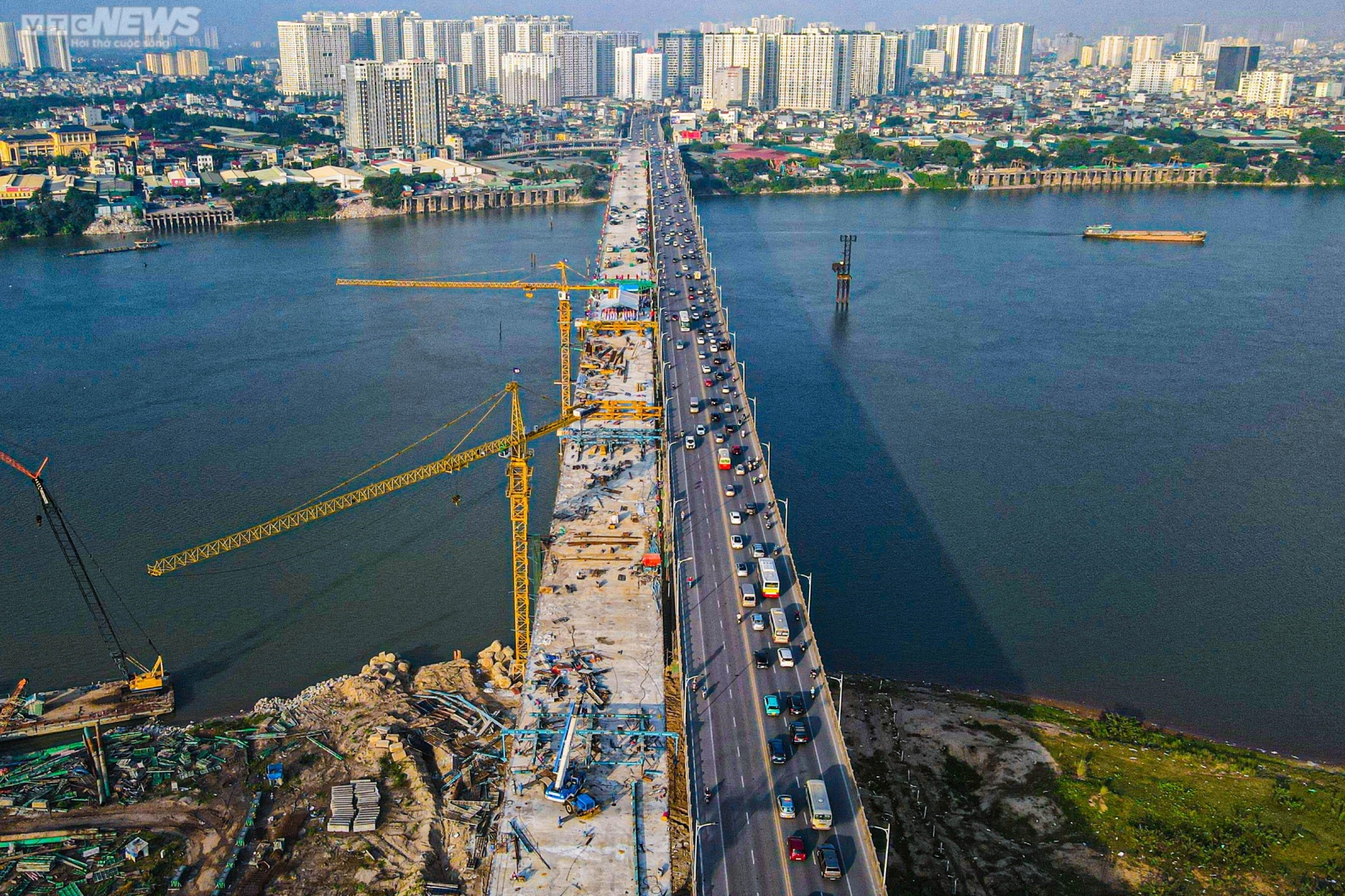 Cầu Vĩnh Tuy 2 hơn 2.500 tỉ đồng chính thức hợp long