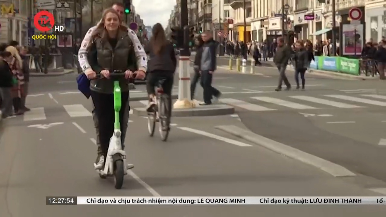 Thủ đô Paris sẽ cấm sử dụng xe scooter điện từ tháng 9/2023