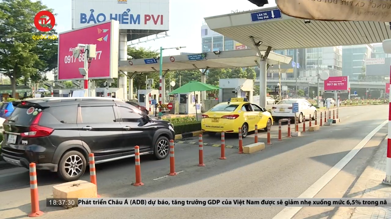 Dừng phương án thu phí mới với taxi tại sân bay Tân Sơn Nhất