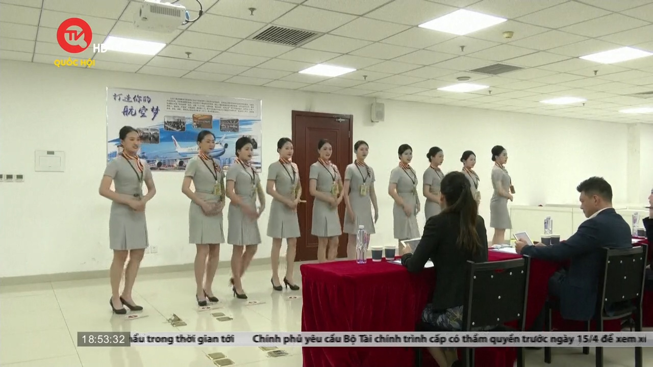 Hàng không Trung Quốc ráo riết tuyển dụng phục vụ du lịch