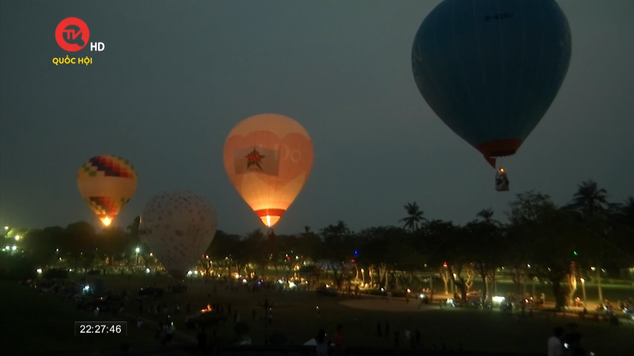 Ngắm cố đô Huế trên cao từ lễ hội khinh khí cầu