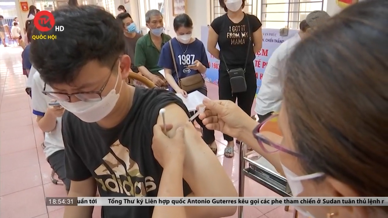 Các quận huyện Hà Nội tiếp tục triển khai tiêm vaccine Covid-19 mũi nhắc lại