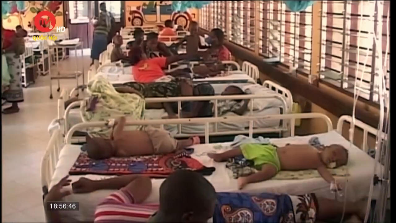 Nhiều nước châu Phi chuẩn bị phê duyệt vaccine phòng bệnh sốt rét