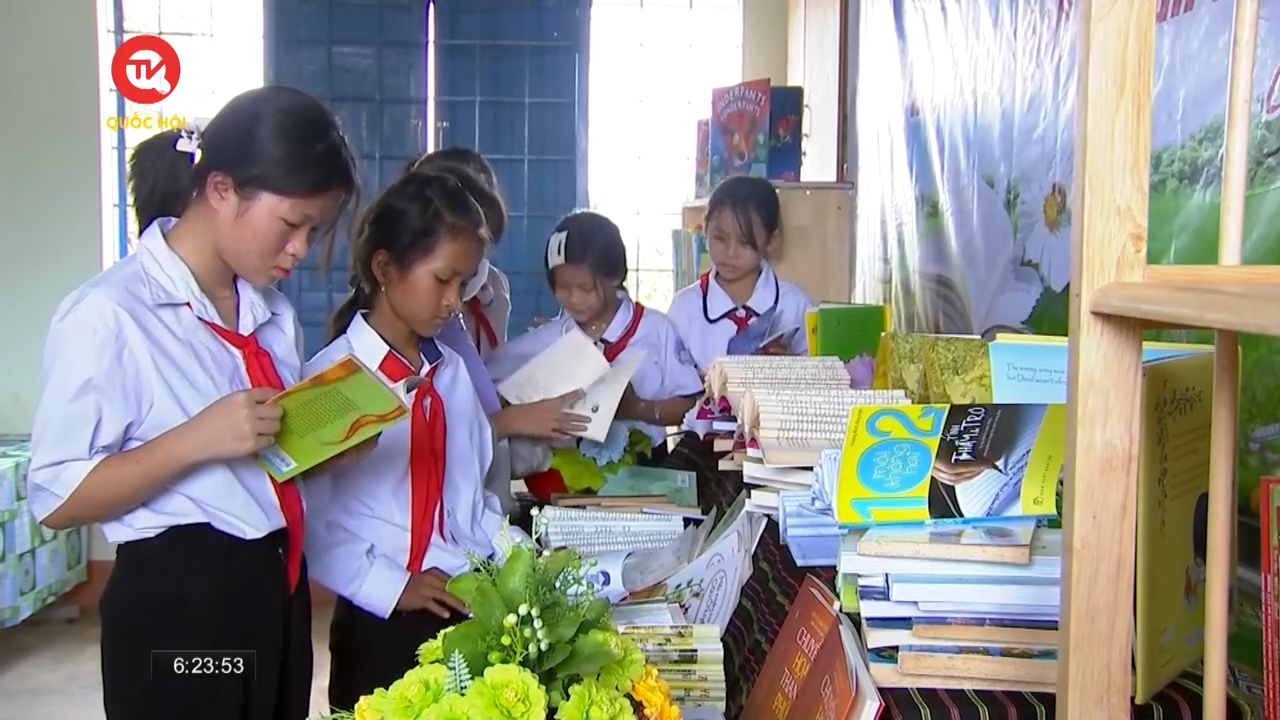 Mang sách về với buôn làng Đắk Lắk