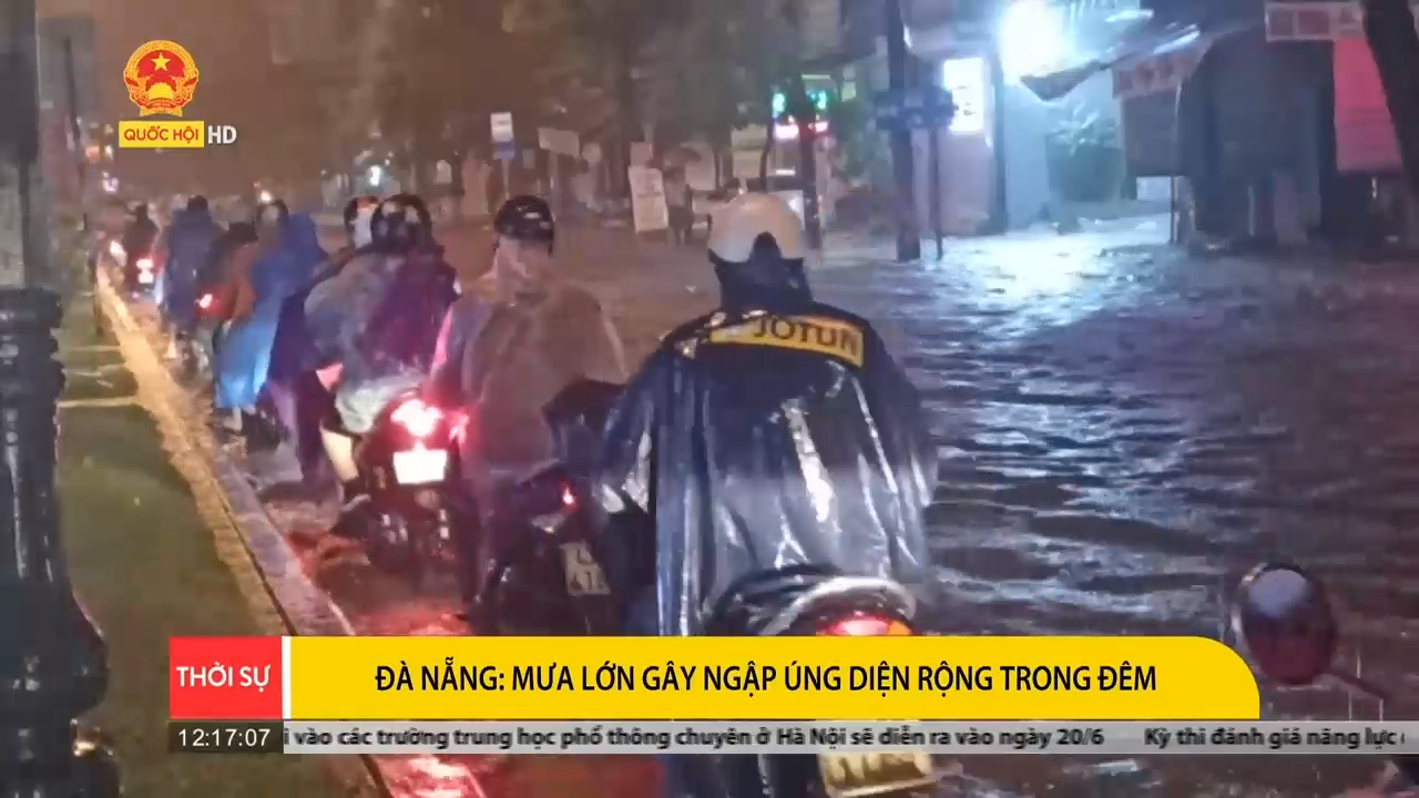 Đà Nẵng: Mưa lớn gây ngập úng diện rộng trong đêm