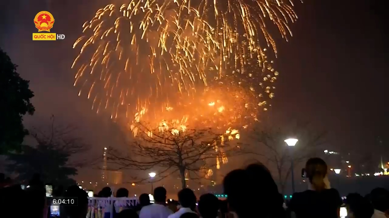 Lung linh màn bắn pháo hoa tầm cao kỷ niệm 10 năm UNESCO công nhận "Tín ngưỡng thờ cúng Hùng Vương ở Phú Thọ"