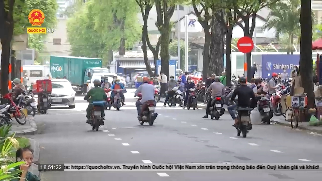 Người dân TP. Hồ Chí Minh bối rối khi đường trở thành một chiều
