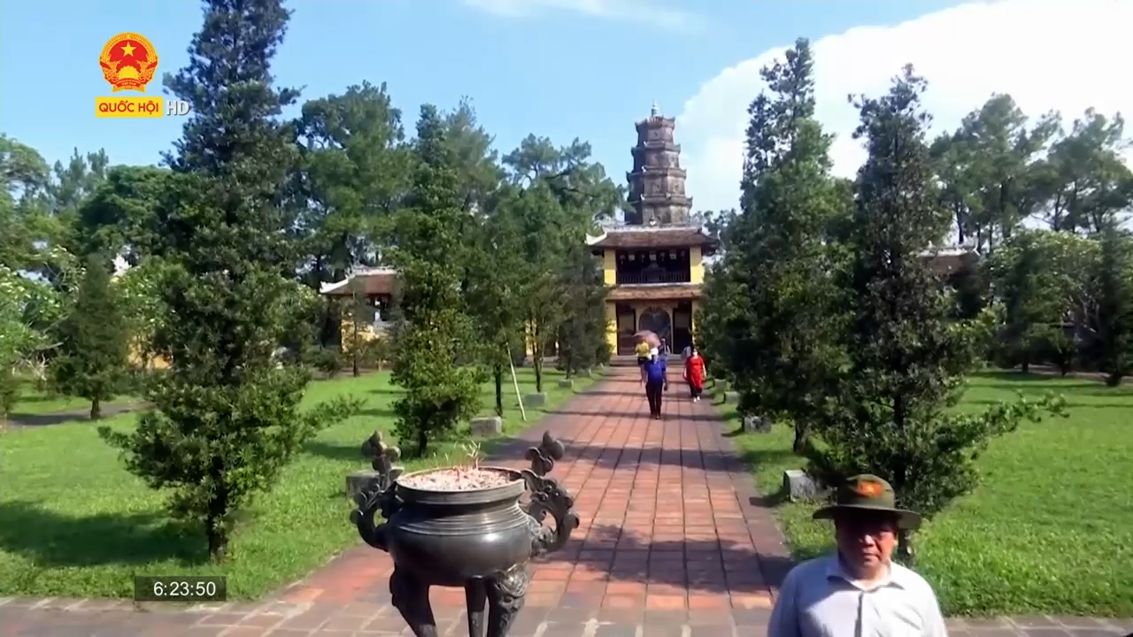 Đa dạng sản phẩm du lịch tâm linh để khách đến Thừa Thiên Huế không chỉ vãn cảnh chùa