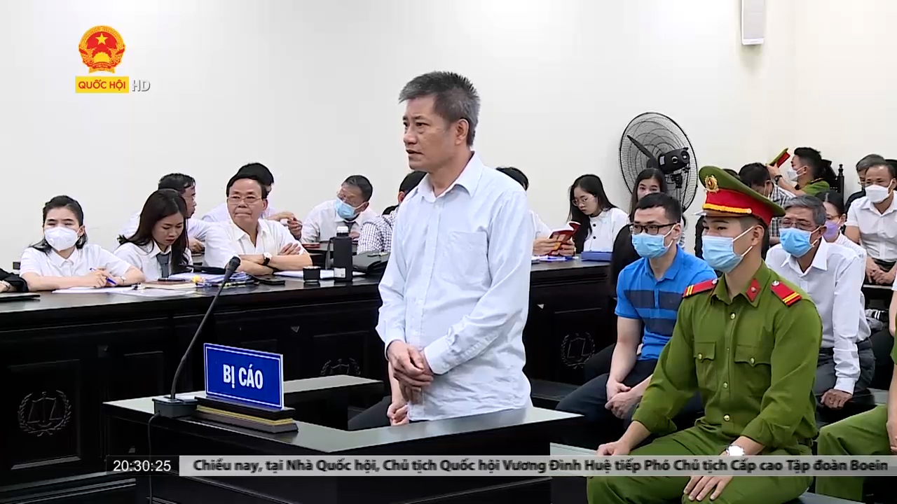Thiếu trách nhiệm gây hậu quả nghiêm trọng, cựu Thứ trưởng Bộ Y tế Trương Quốc Cường bị tuyên phạt 4 năm tù