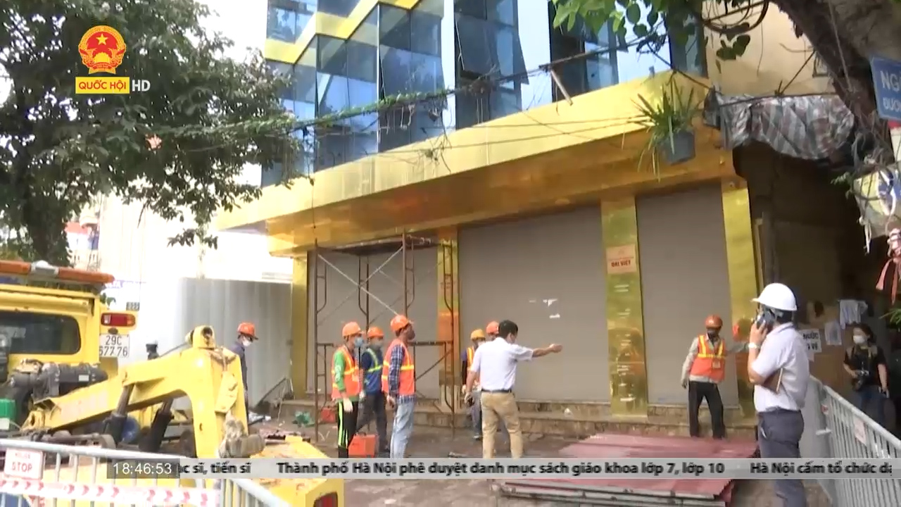 Hà Nội: Người dân bất bình trước vụ cưỡng chế phá dỡ công trình xây dựng tại 84 đường Láng